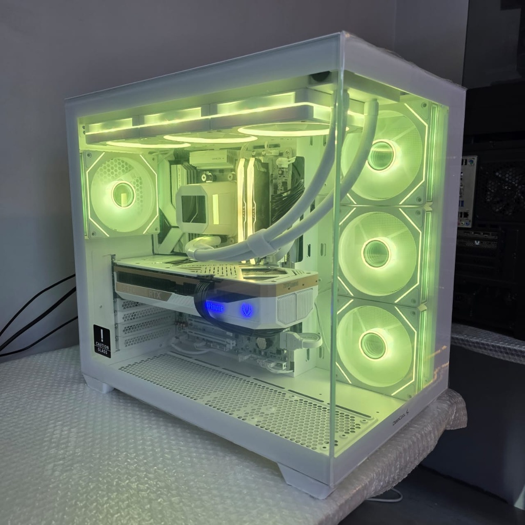 USED PC RYZEN 7 9800X3D & RTX 5070 Ti