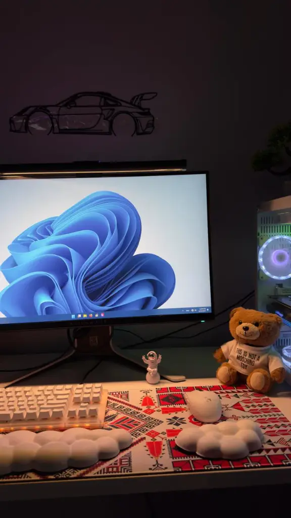 Creative astronaut design for car decoration 