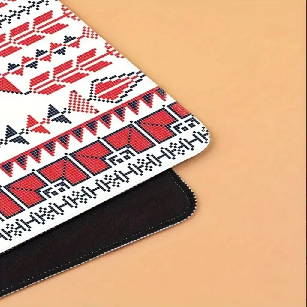 Red carpet-shaped mouse pad 