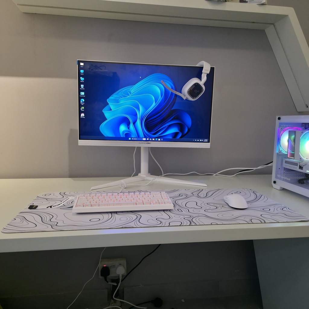 USED SETUP i5 14400F & RTX 5060 WHITE
