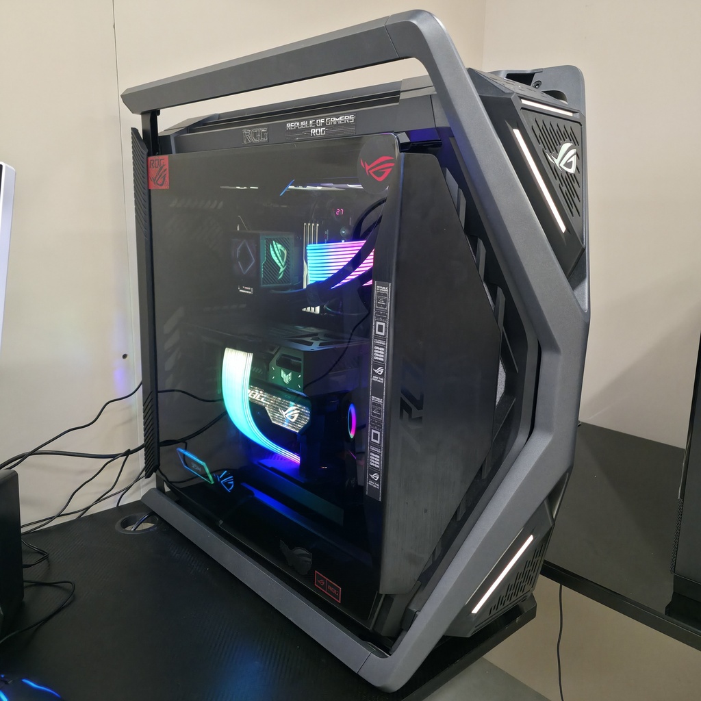 USED SETUP ULTRA 9 285K & RTX 5070 TI
