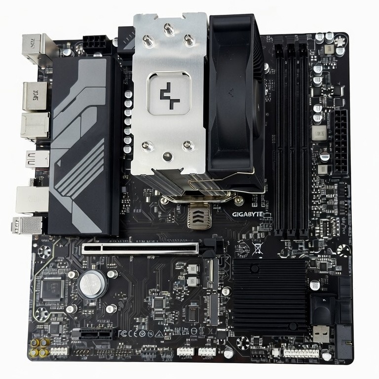 USED GIGABYTE MB B650M DS3H & AMD 5 7600X