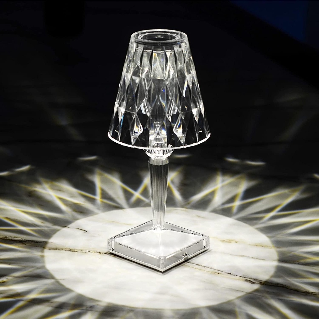 DIAMOND TABLE LAMP