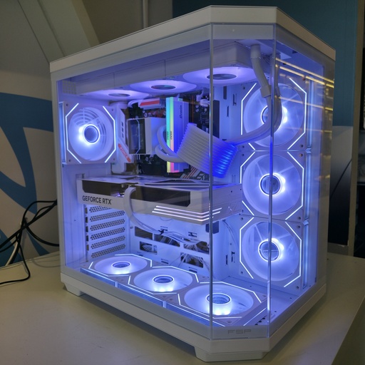 USED PC Ryzen 7 7800X3D & GEFORCE RTX5070 GDDR7 & RAM 32GB DDR5 6000MHz